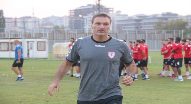 Samsunspor, Alpay Özalan ile devam kararı aldı