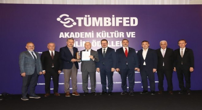 Sekmen’e Yılın Yöneticisi ödülü verildi