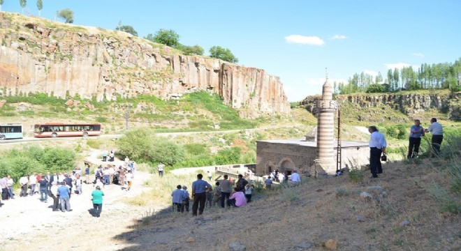 Sultan Sekisi nde Hınıs Gündemi