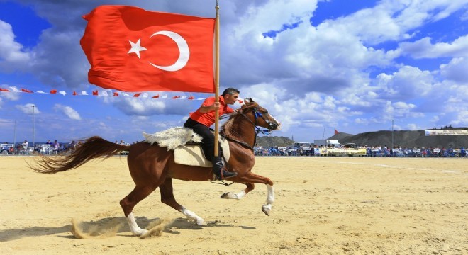 Sultangazi de Geleneksel Atlı Cirit Günleri