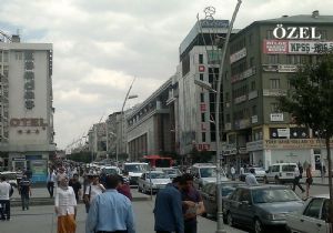 Erzurum’da araç başına düşen nüfus azalışta