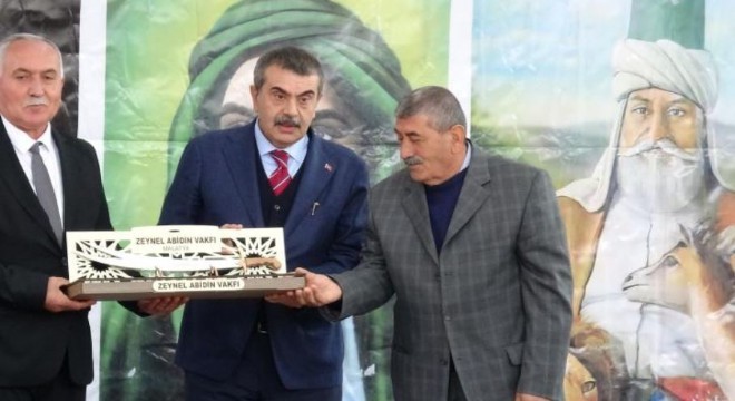 Tekin den inanç özgürlüğü vurgusu