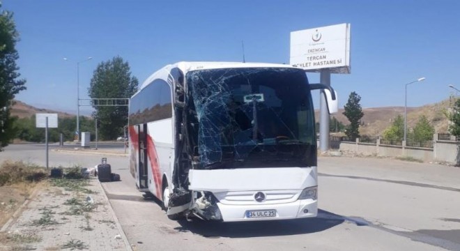 Tercan yolunda trafik kazası: 26 hafif yaralı