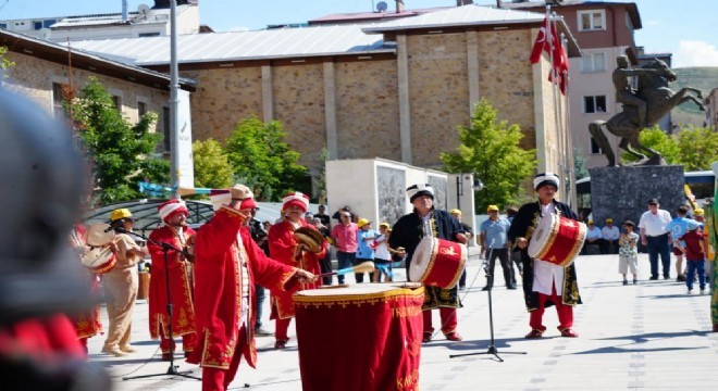Torunlarından Dede Korkut a vefa