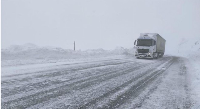 Tunceli Erzincan yolu tır geçişine açıldı