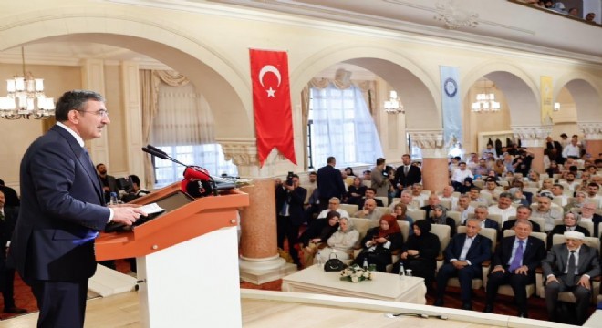 Yılmaz: ‘Tefkir ve Tefekkür  konferansına seslendi