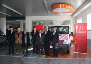 Akbank’tan Kurumsal Müşteriye Ford Trans