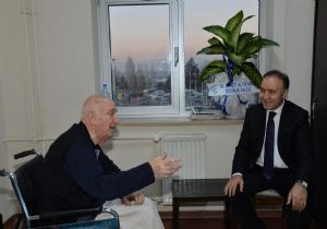 Altıparmak’tan Turgutcan’a geçmiş olsun ziyareti