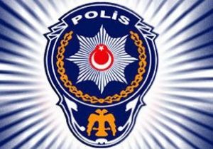 Erzurum da 3 polis gözaltına alındı