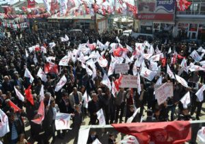 SP Hınıs’ta miting düzenledi