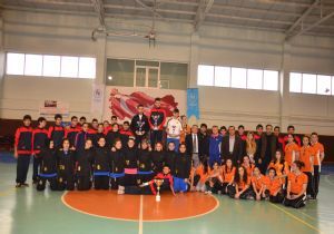 Hentbol’da Spor Lisesi farkı