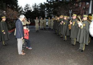 Korgeneral Öngay engelli öğrencileri ağırladı