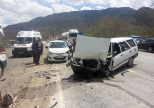 Gümüşhane yolunda trafik kazası: 5 yaralı