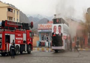 MHP seçim otobüsü yandı