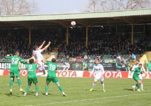 Sakaryaspor zar zor kazandı