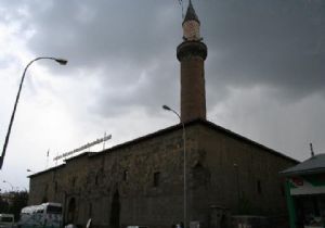 Alınteri şehidleri için sala verildi