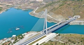 'Fırat’ın gerdanlığı' Kömürhan Köprüsü