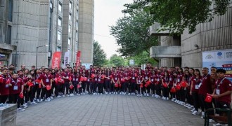 Bak: Spor ülkesi olma yolunda hızla ilerliyoruz