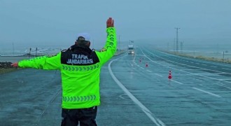 Jandarma trafik ekipleri kış lastiği denetimi yaptı