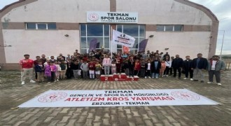 Tekman'da öğrenciler atletizmde yarıştı
