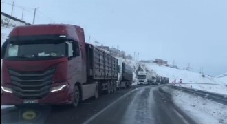 Tırlar yolda kaldı