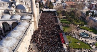 İlber Ortaylı dualarla uğurlandı