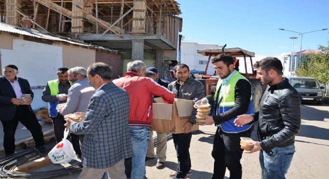 Çat Belediyesi nden aşure etkinliği