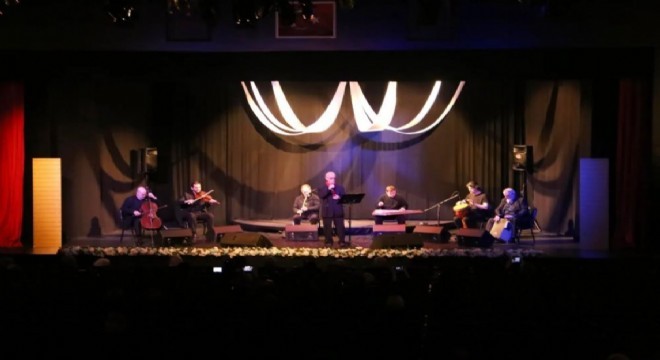 Özer sesiyle gönülleri mest etti