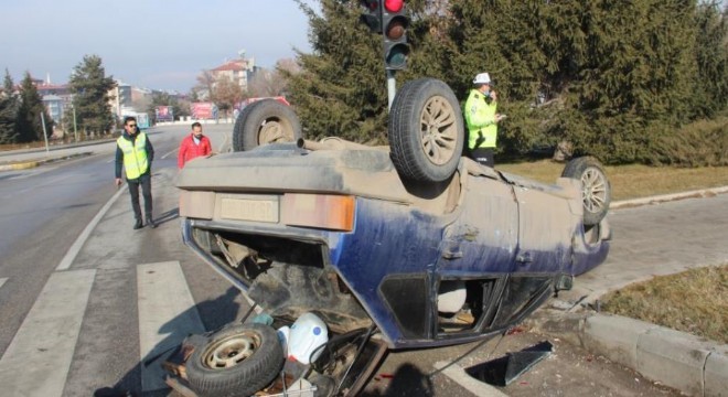 Üniversite kavşağında trafik kazası: 1 yaralı