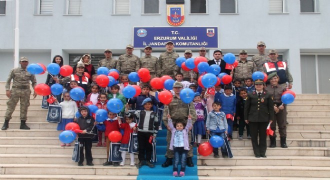 İl Jandarma, öğrencileri ağırladı