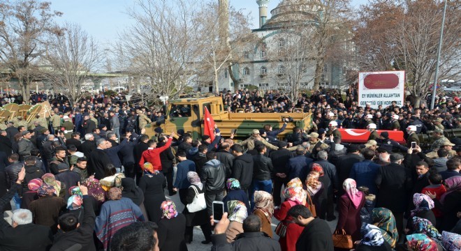 Şehit Gürhan tekbirle uğurlandı