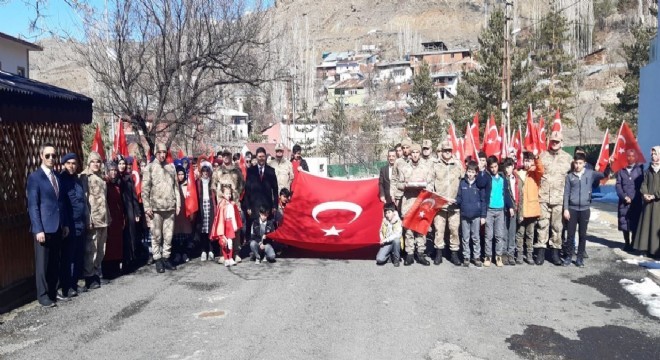 ‘Vatan sana canım feda’