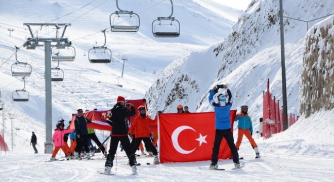 “Bayrağımız; tarihimiz, şerefimiz, her şeyimiz”