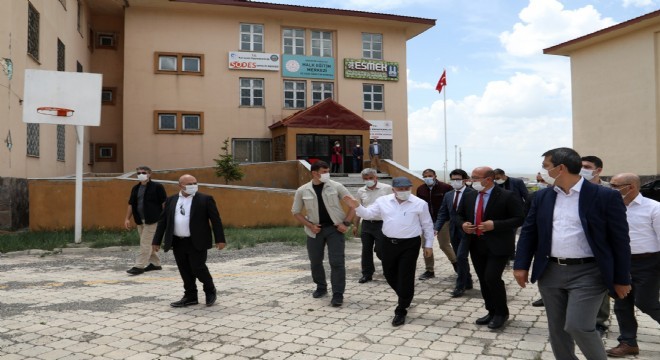 “Kent merkezimiz gibi ilçelerimiz de sürekli gelişiyor”